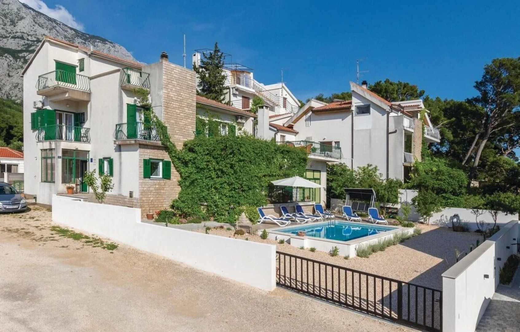 Amazing Home in Makarska With Wifi and 6 Bedrooms