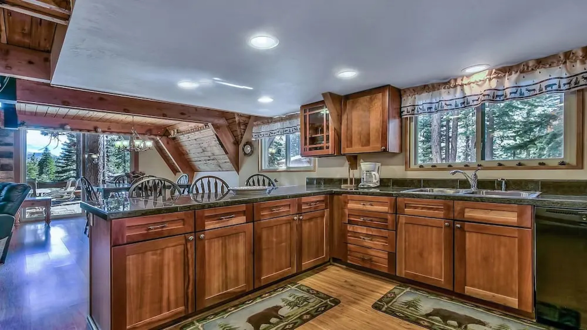 Mewuk Mountain Lodge by RedAwning