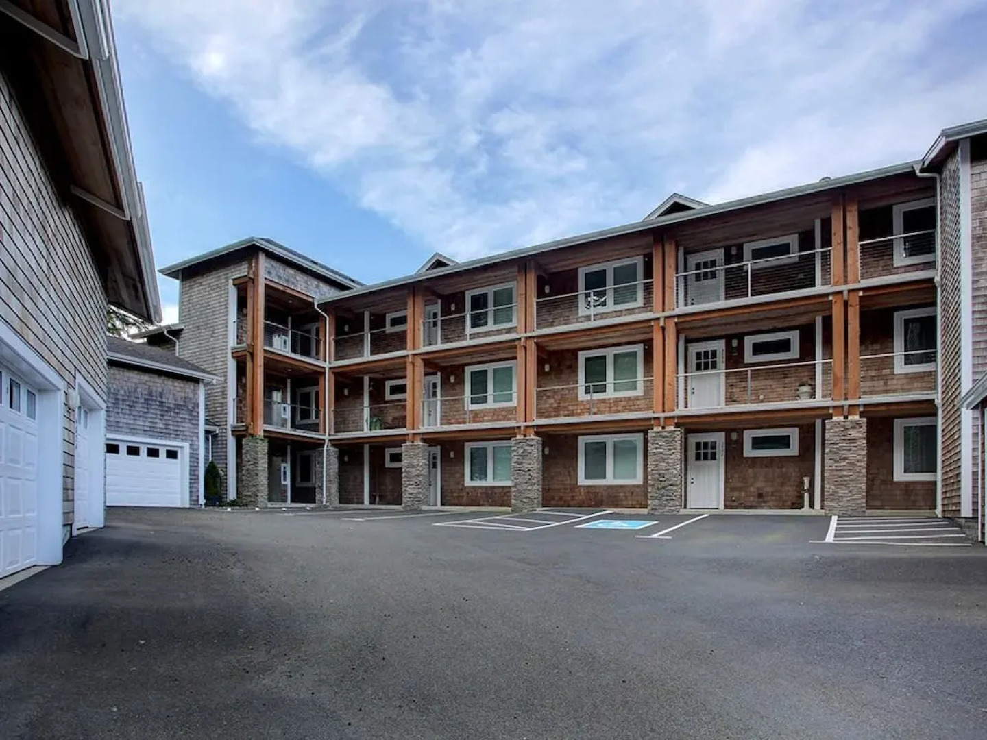 Neptune's Perch 3 Bedrooms 3 Bathrooms Townhouse