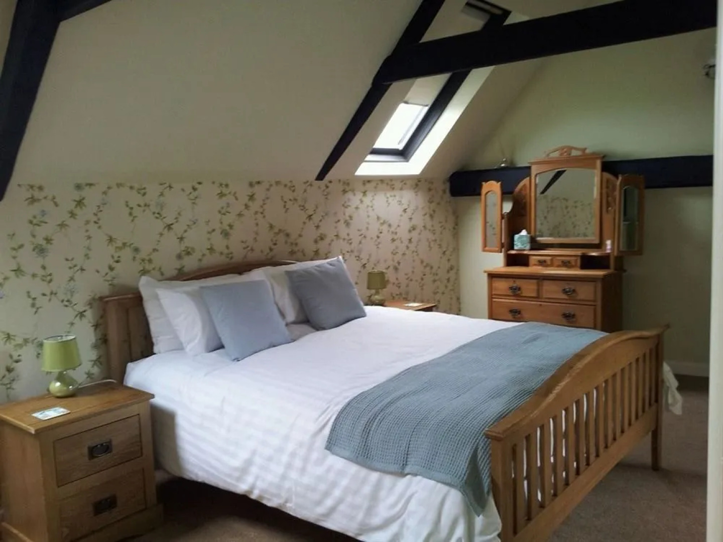 The Three Horseshoes