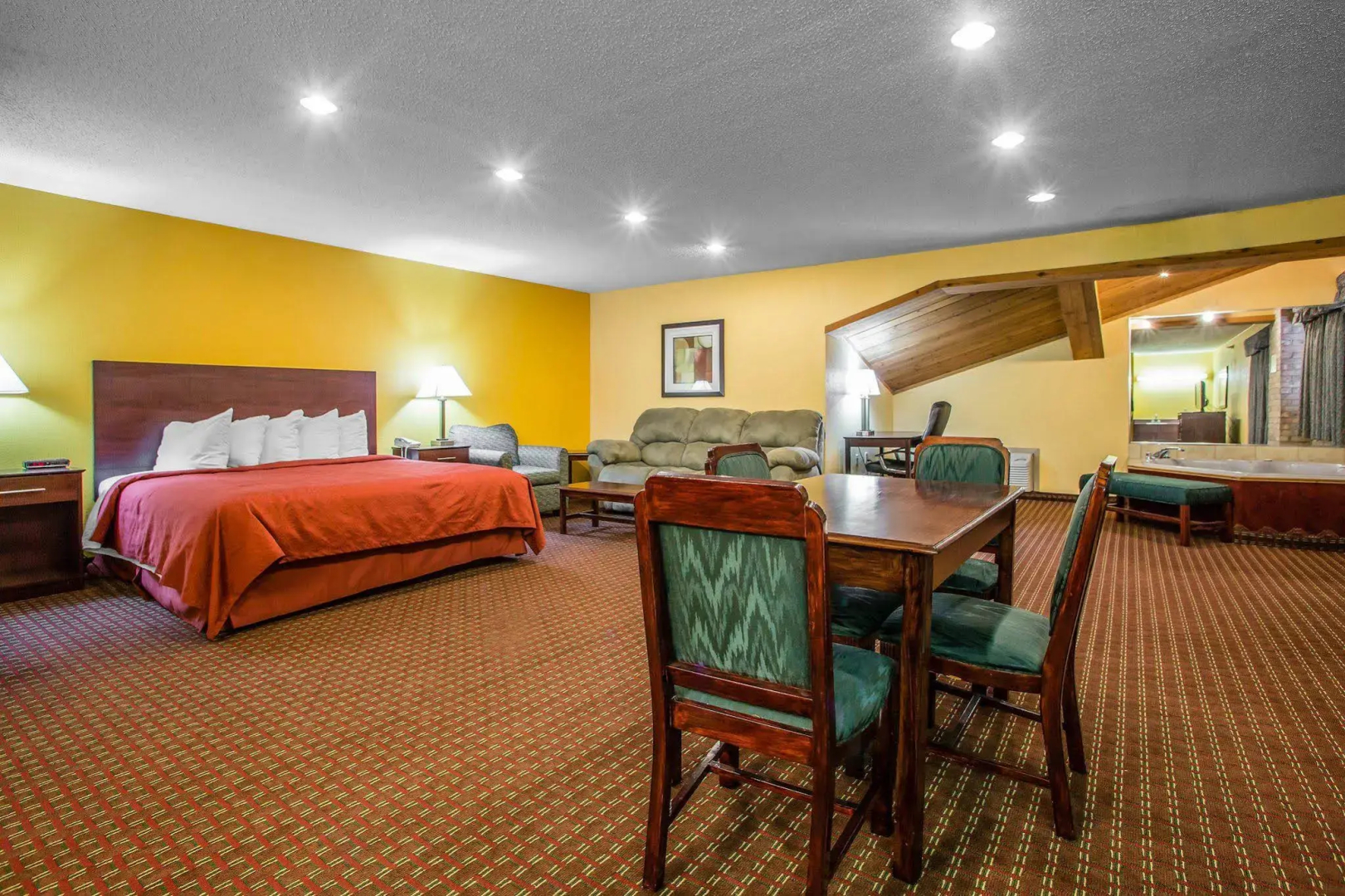 AmericInn by Wyndham Mosinee Central Wisconsin Airport