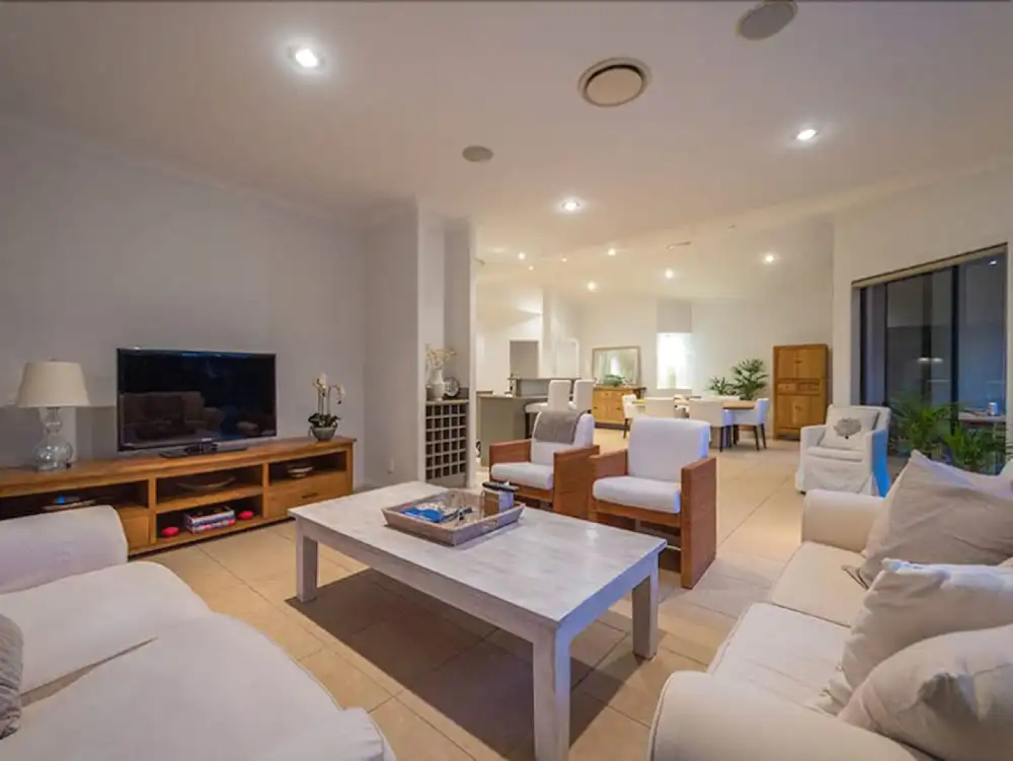 Maureen Waterfront Beach House