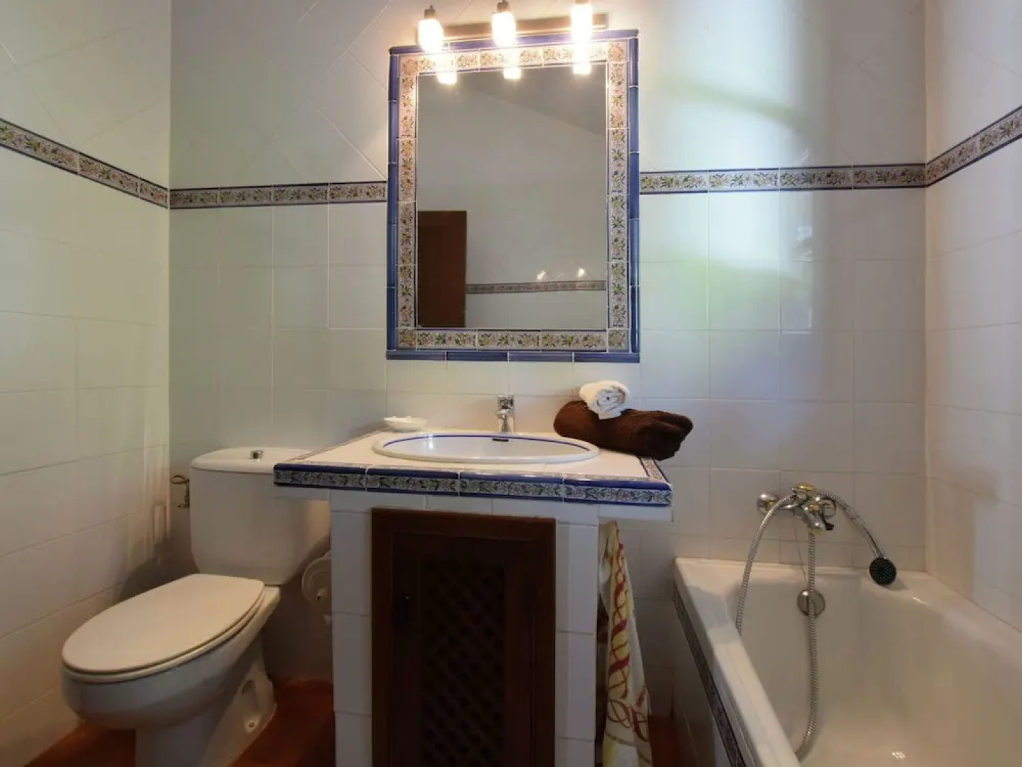 Nice Holiday Home With Private Pool and Beautiful Views of the sea and Mountains