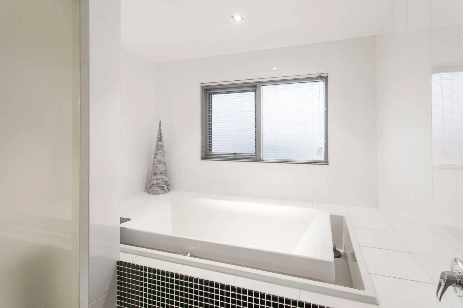 Spinnakers by Rockingham Apartments