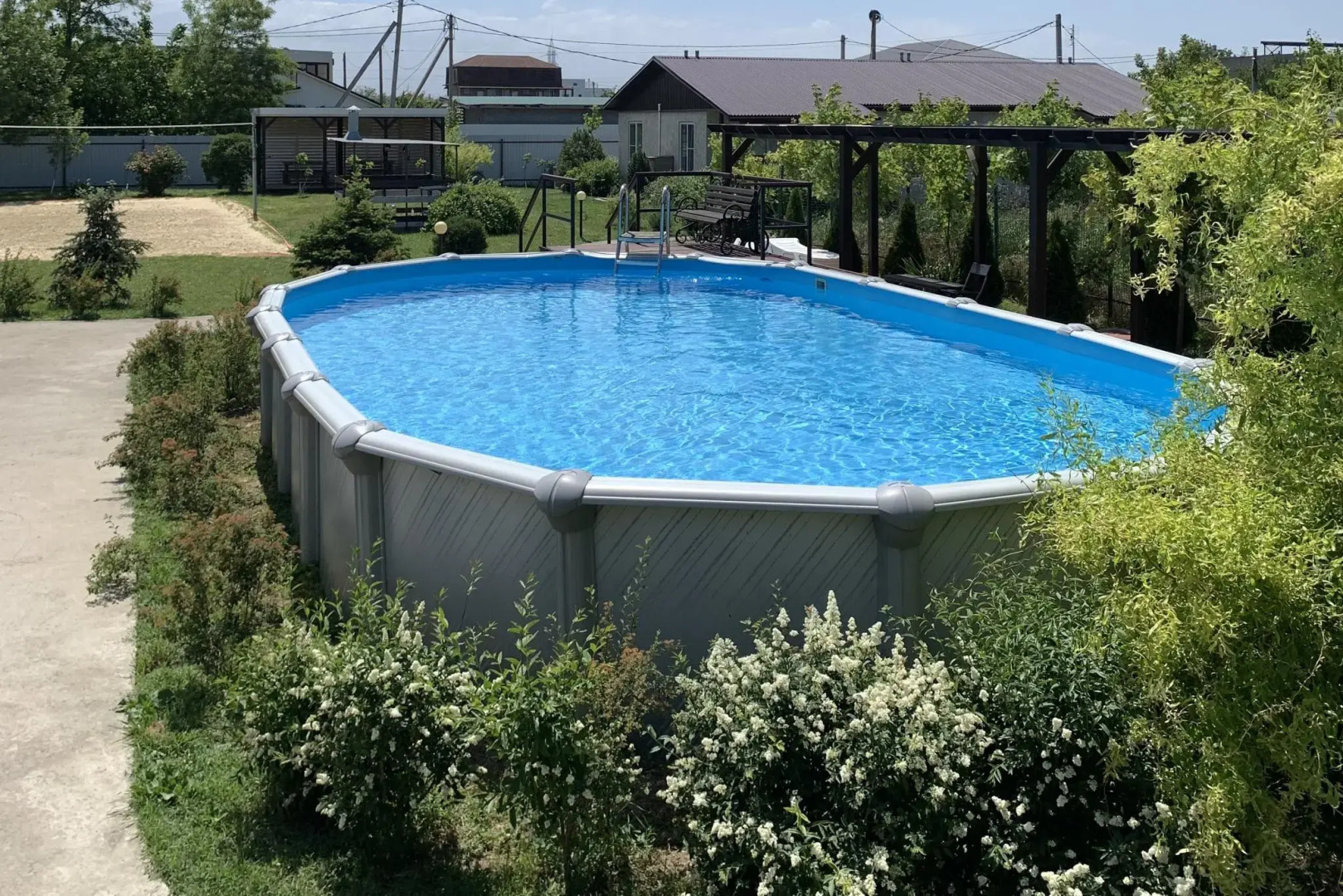 Азов Холидей