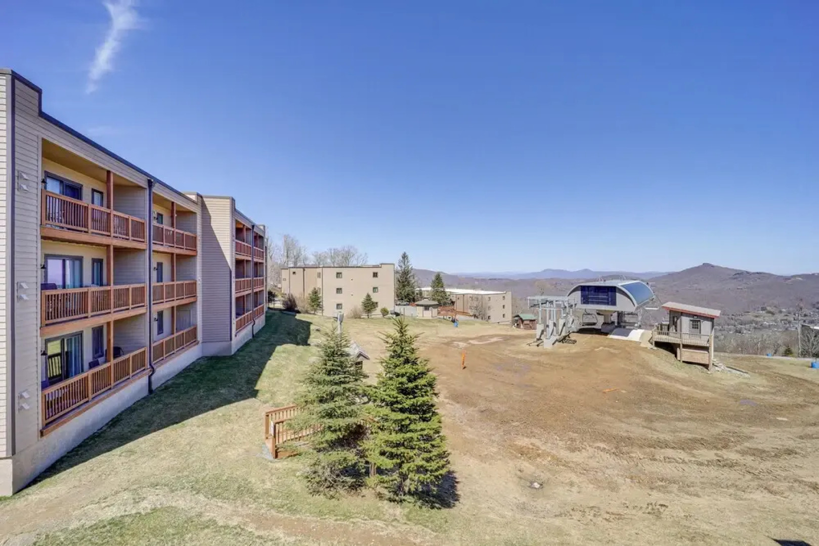Balcony + Views: Sugar Mountain Haven!