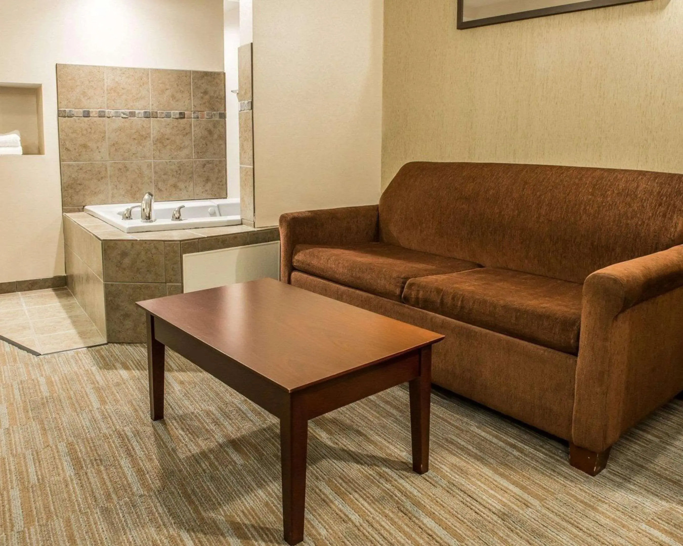 Hometowne Studios & Suites By Red Roof Washington