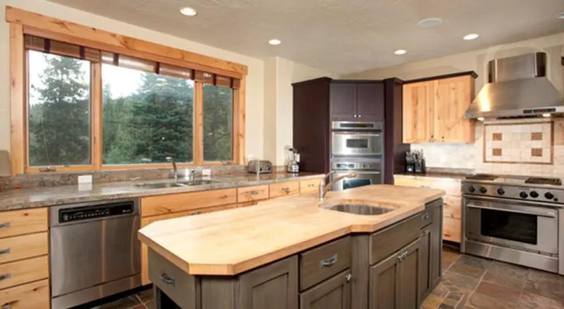 Sunbeam Lodge by Summit Mountain Properties