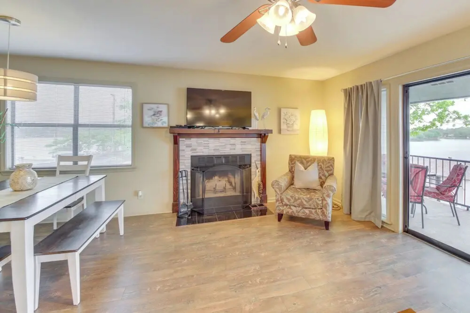 Lake Hamilton River-view Retreat w/ Pool Access