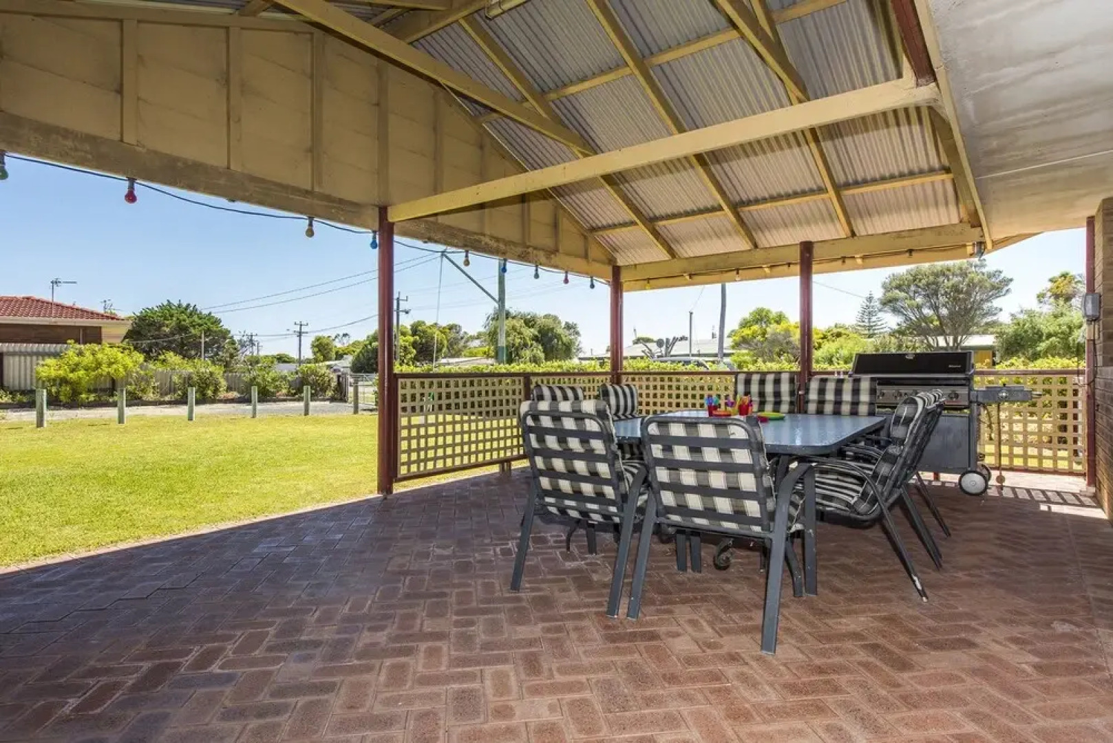 Back Beach Retreat - Pet Friendly