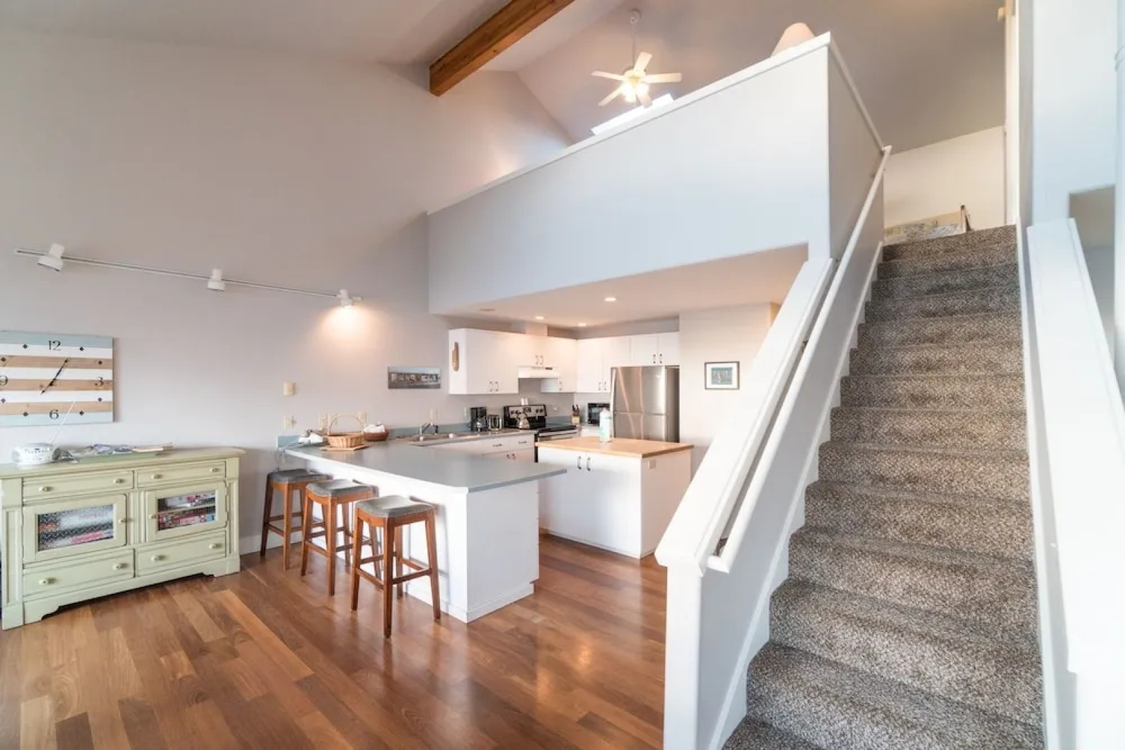 SeaQuell 3 Br condo by RedAwning
