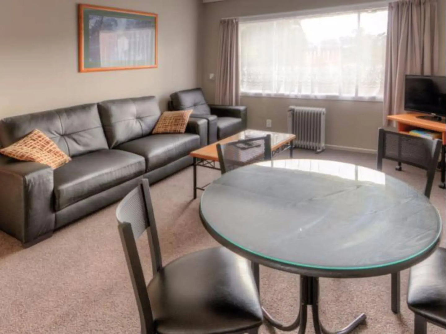 Manuka Crescent Motel