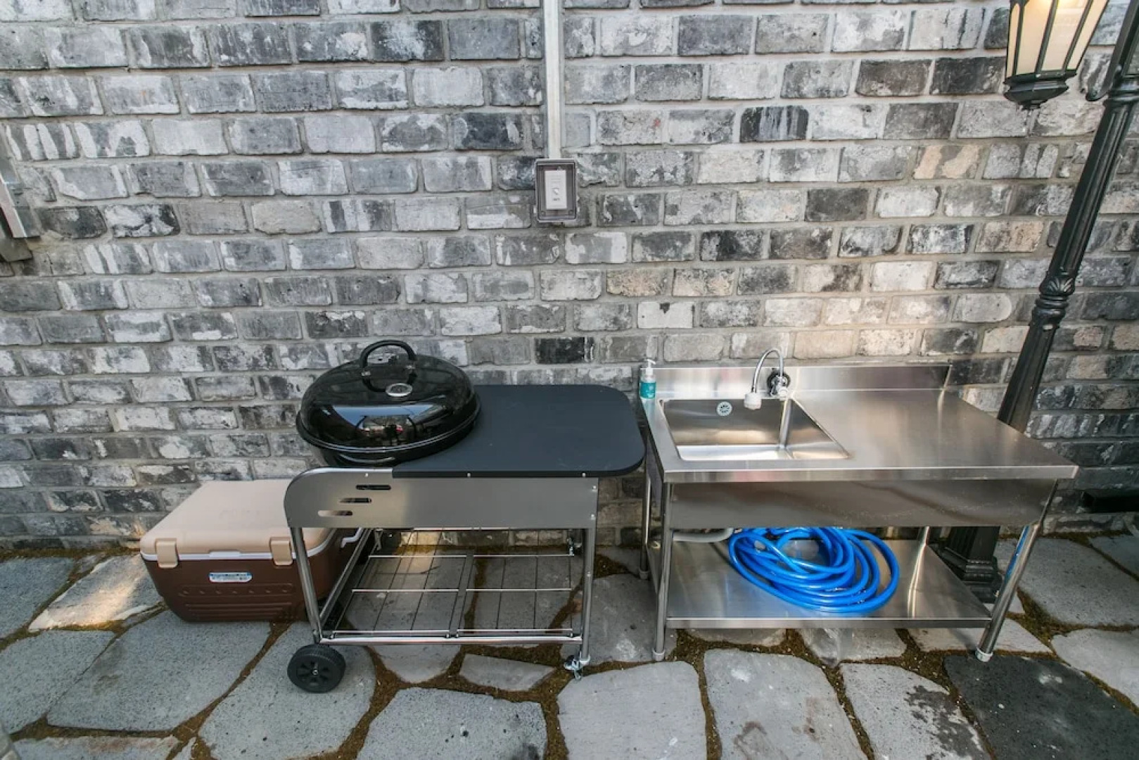 Hotel February Dong Seong Ro