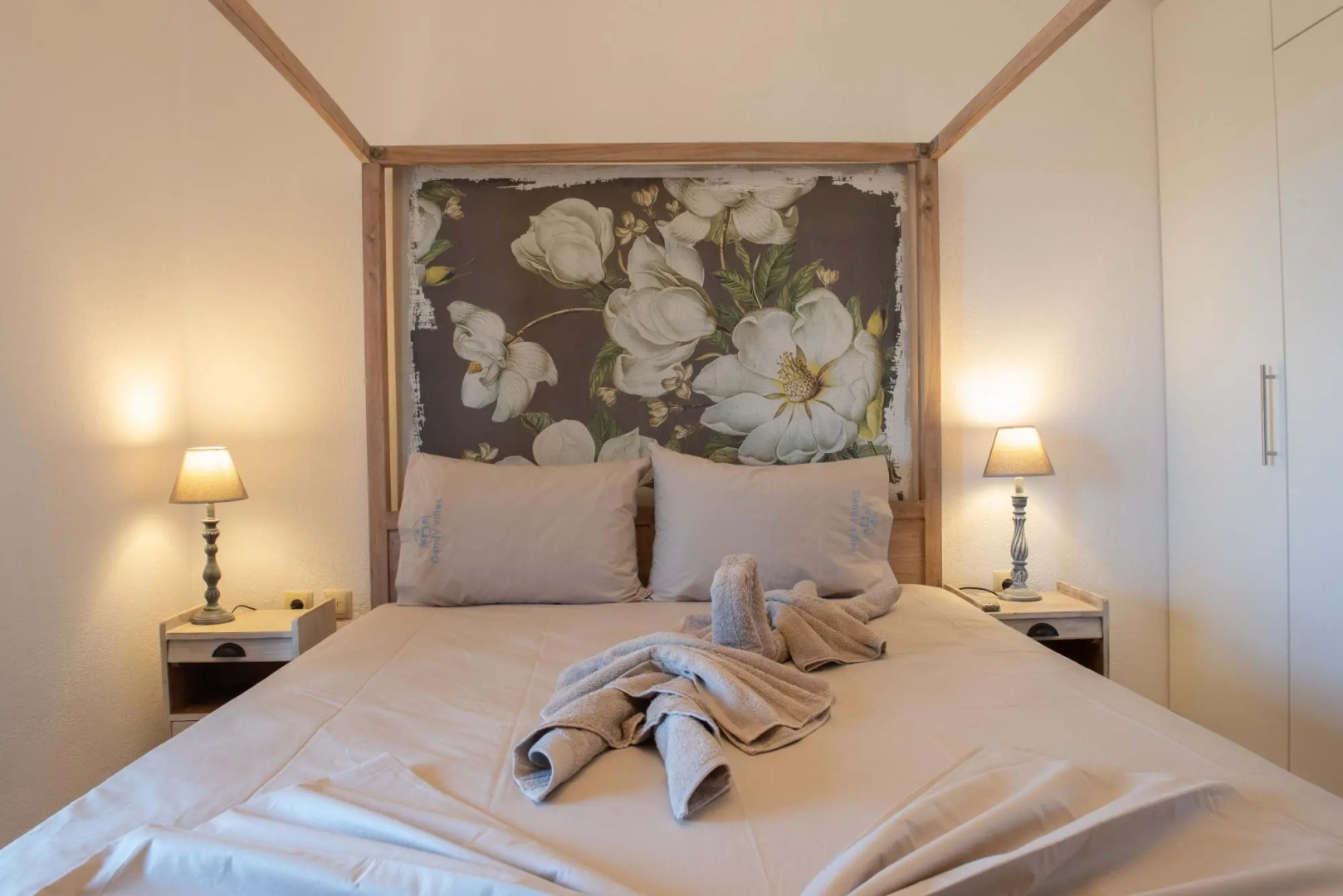 Dandy on the Beach Nea Roda, Komitsa Beach | Private Villa with Pool |Sea View