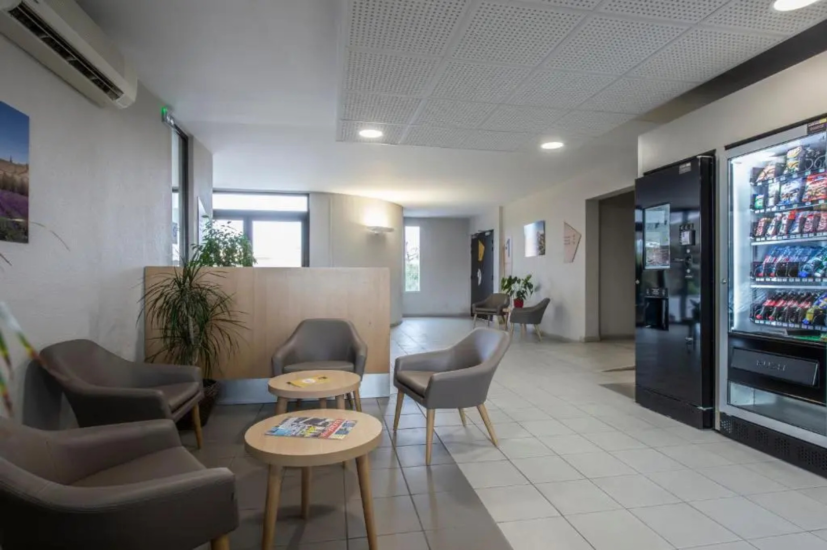 B&B Hotel ORANGE - Echangeur A7 A9