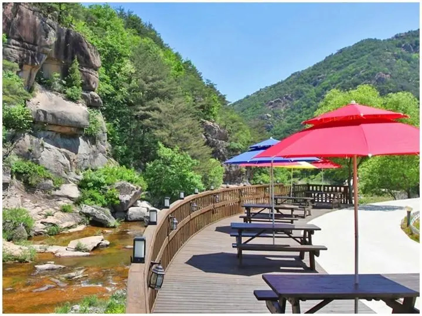 Sokrisan Jayeon Pension