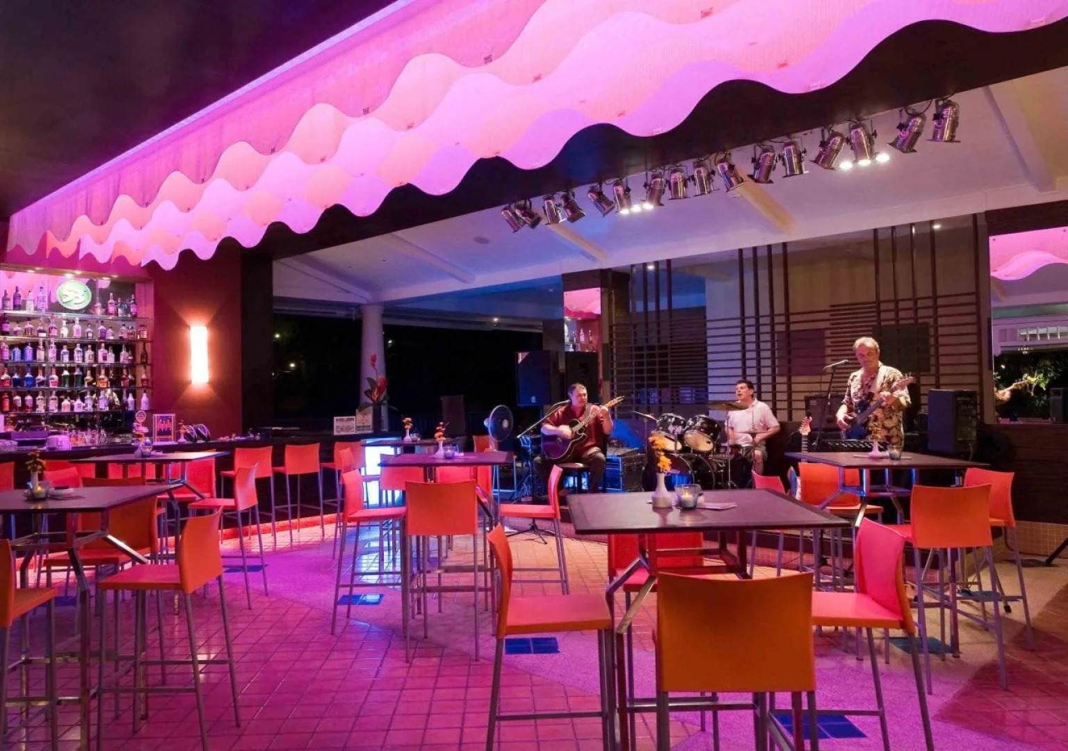 All Seasons Naiharn Phuket