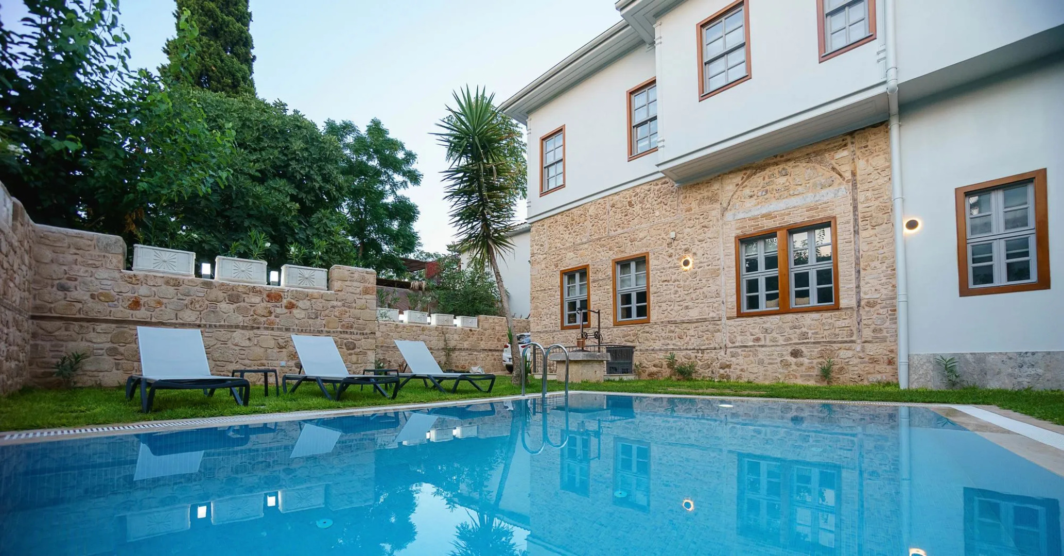 Delight Deluxe Hotel