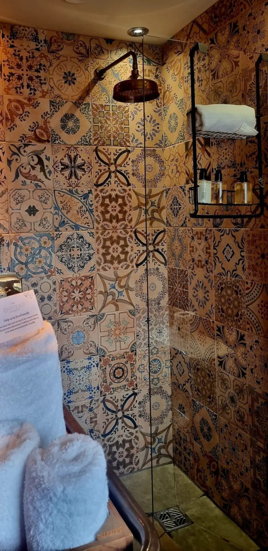 Le Petit Chateau & William de Percy