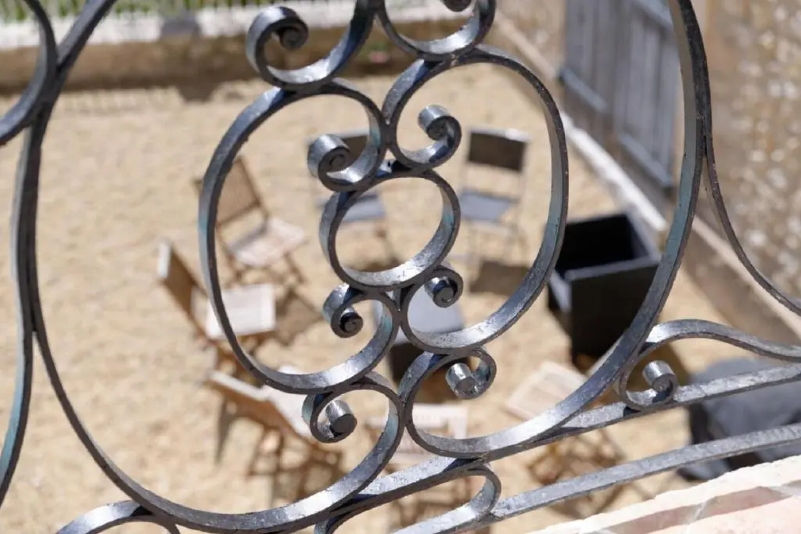 Charming farmhouse in a quiet area with a parking in the courtyard