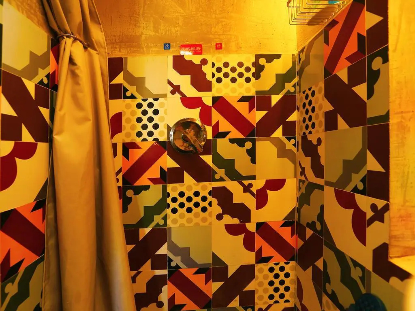 JiaoChangWei Maan CoCo Travelling With Hotel