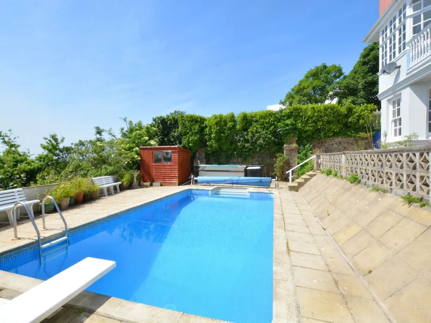 Modern Apartment in Tenby With Swimming Pool