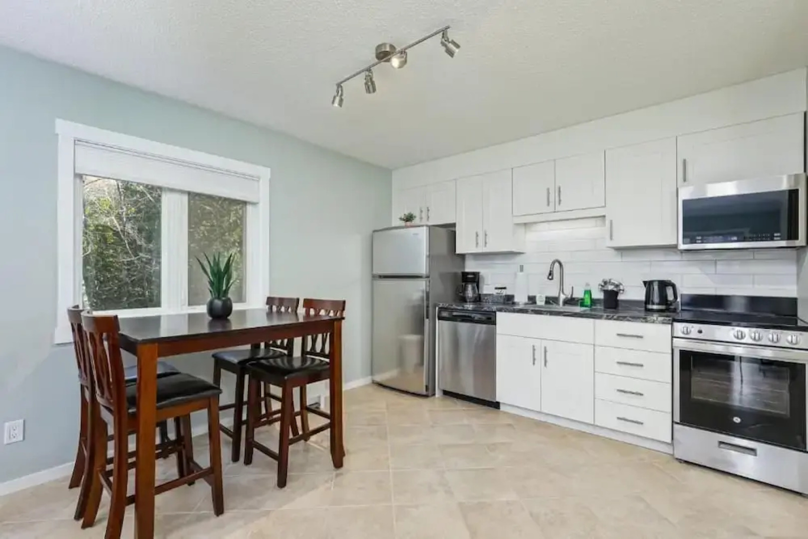 The Alpine - Central Collingwood Condo