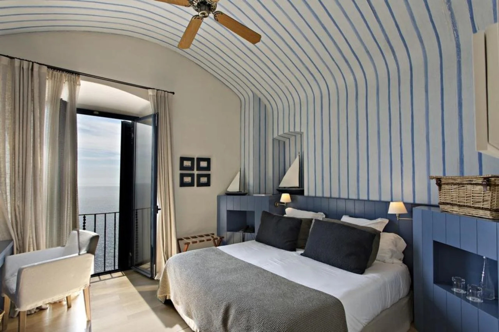 El Far Hotel Restaurant