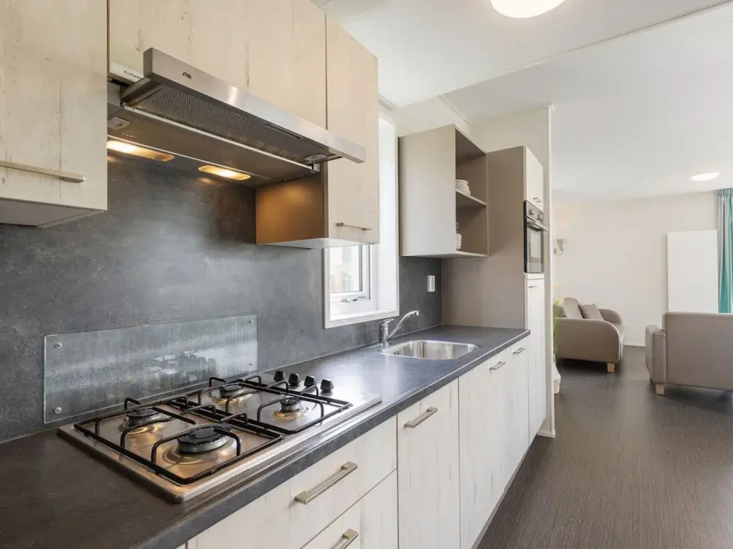 Modern Lodge With two Bathrooms, Near the Beach