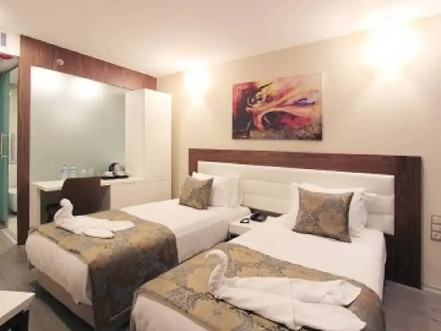 Forum Suite Hotel