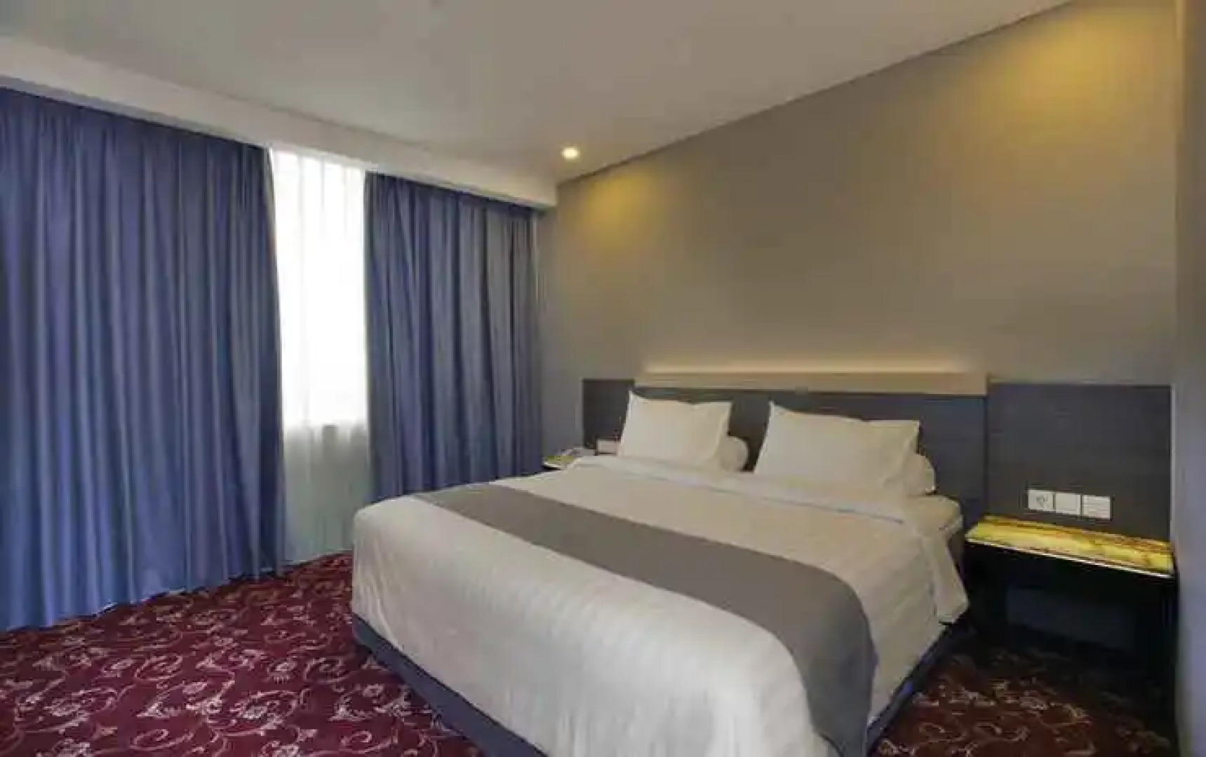 pyramid suites Hotel