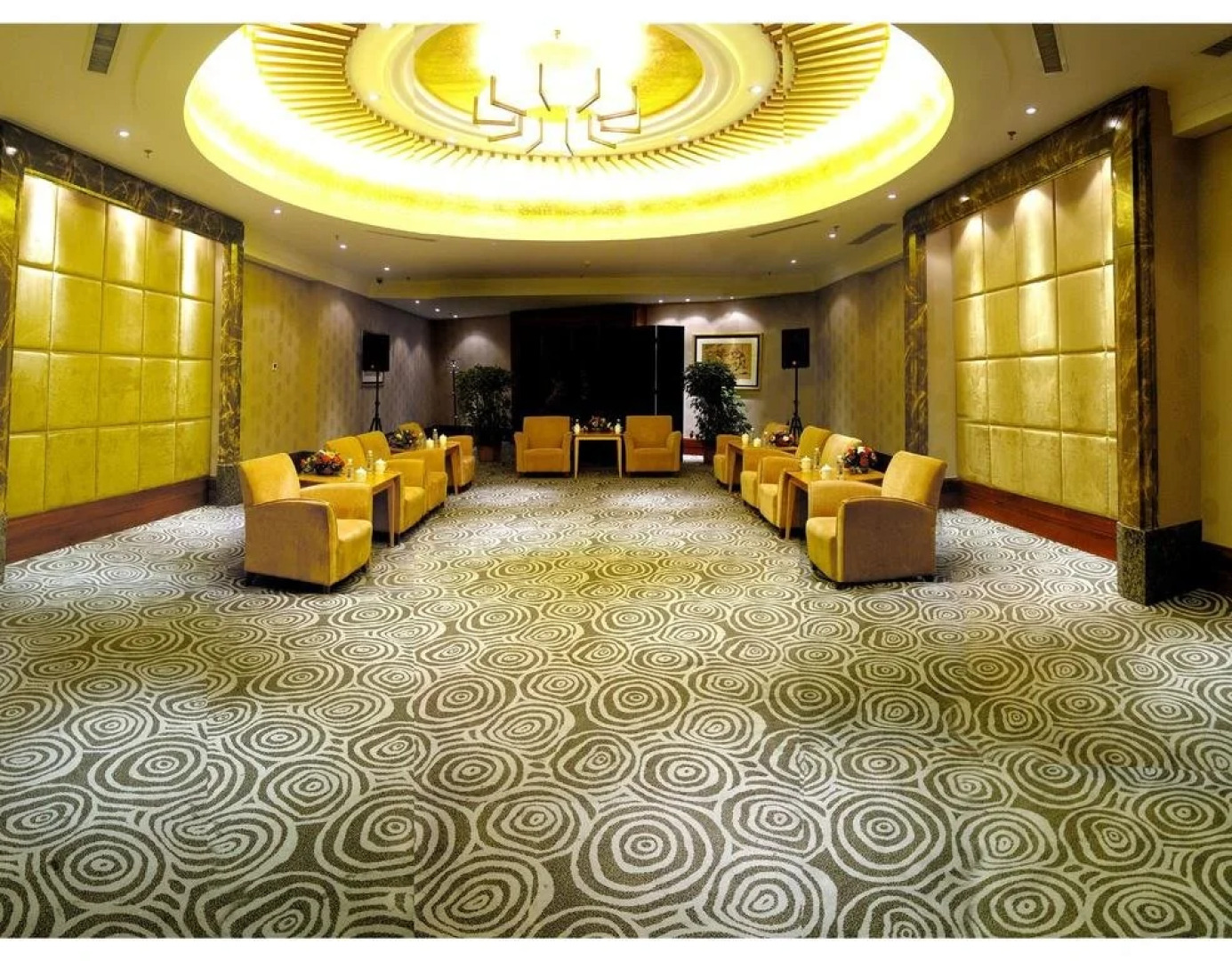 Yinlong Hotel