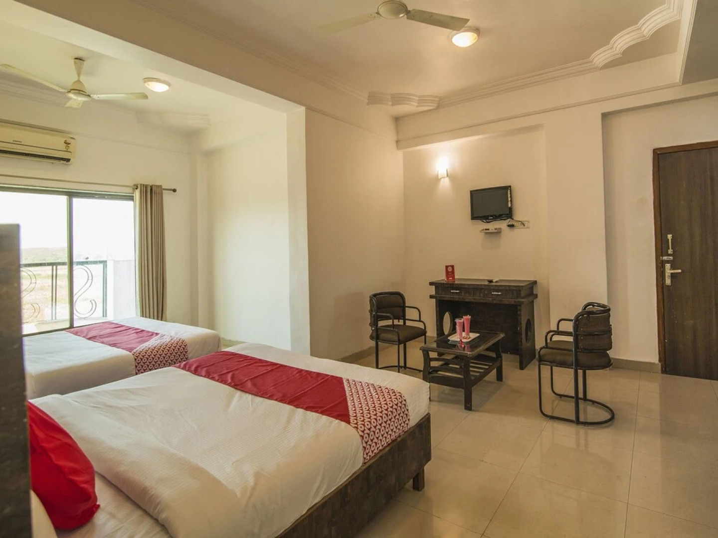 OYO 12204 Hotel Sai Sagar