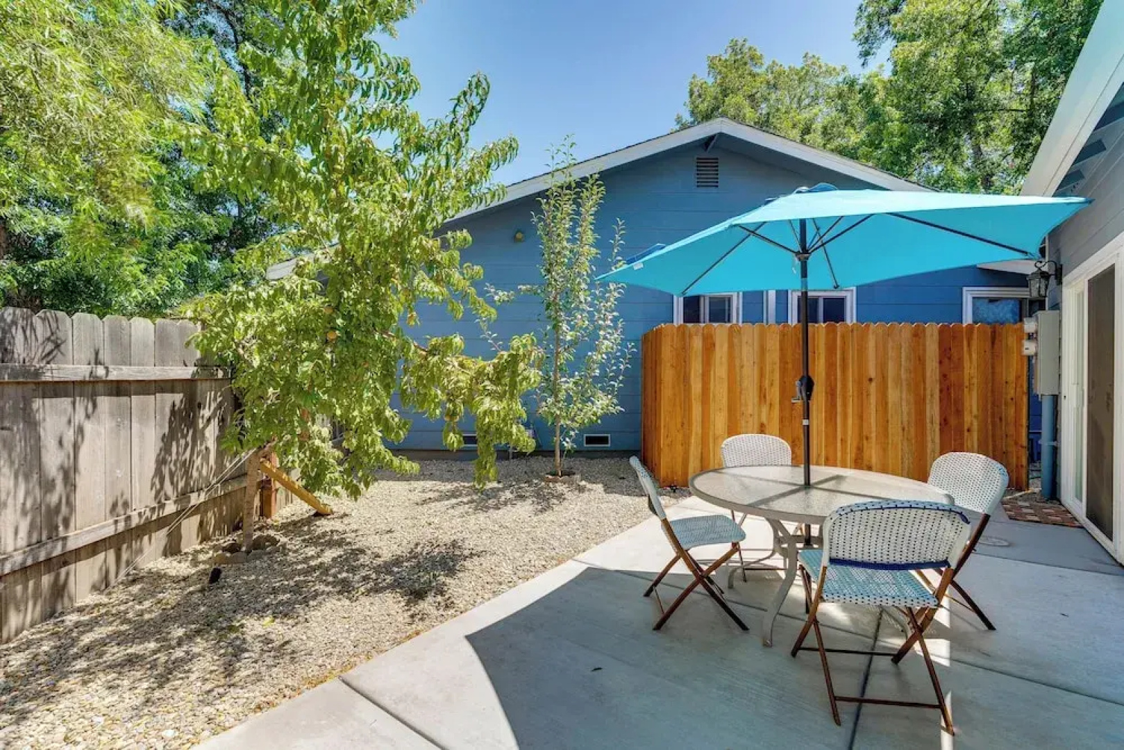 3 Mi to UC Davis: Retreat w/ Furnished Patio!