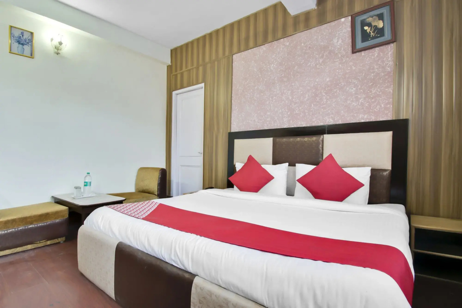 Capital O 11741 Hotel Nest