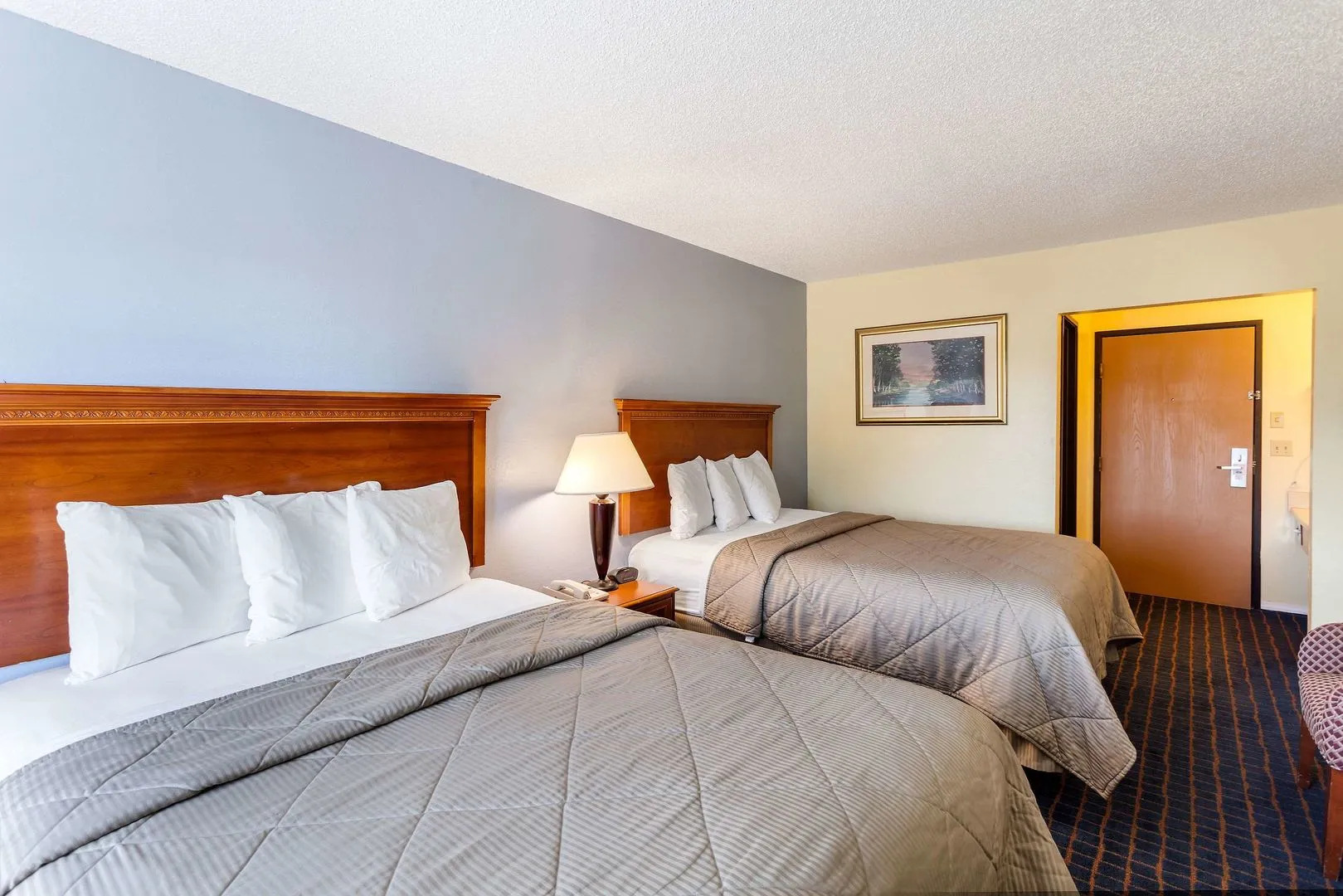 Dragonfly Inn and Suites