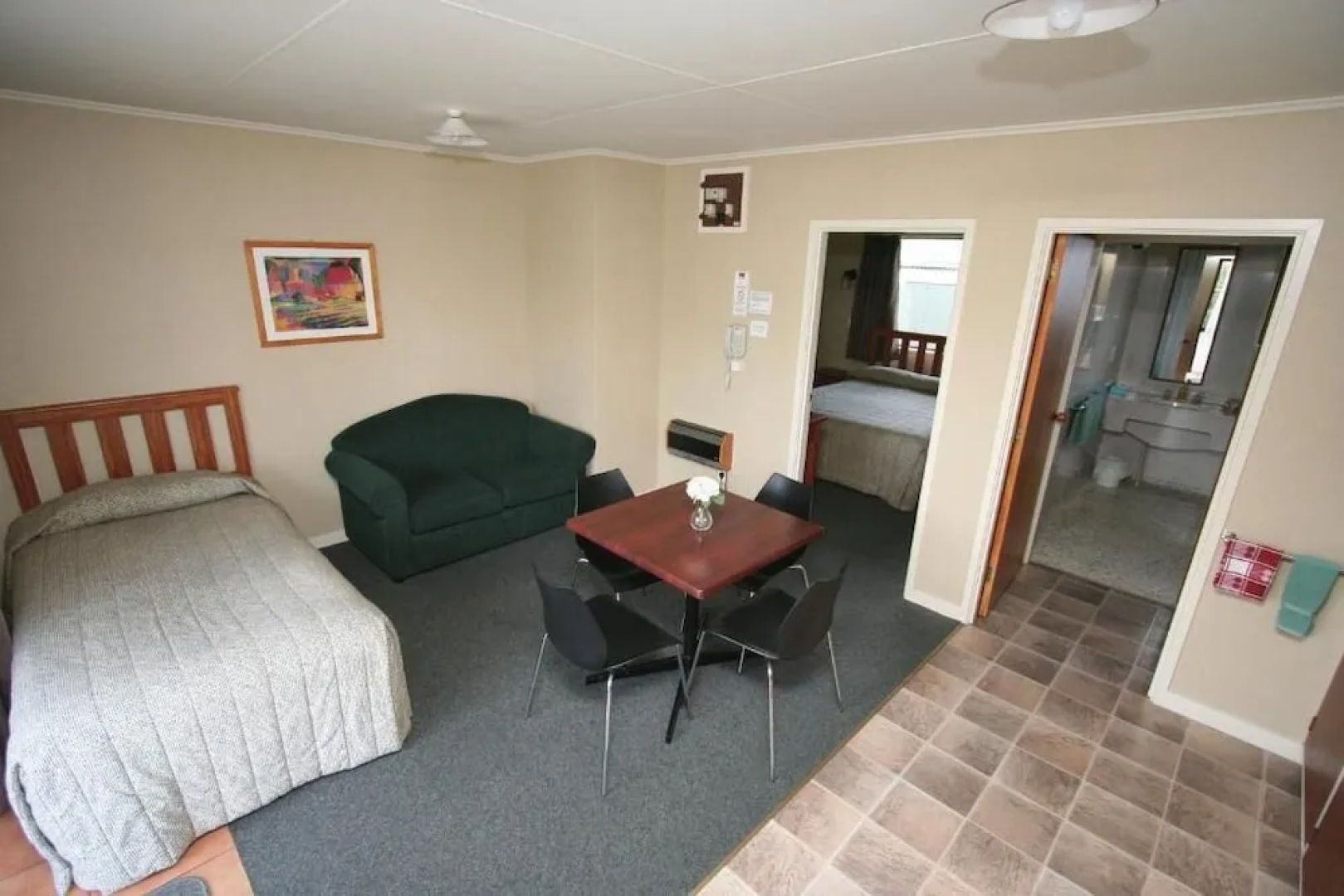 Commodore Motor Lodge