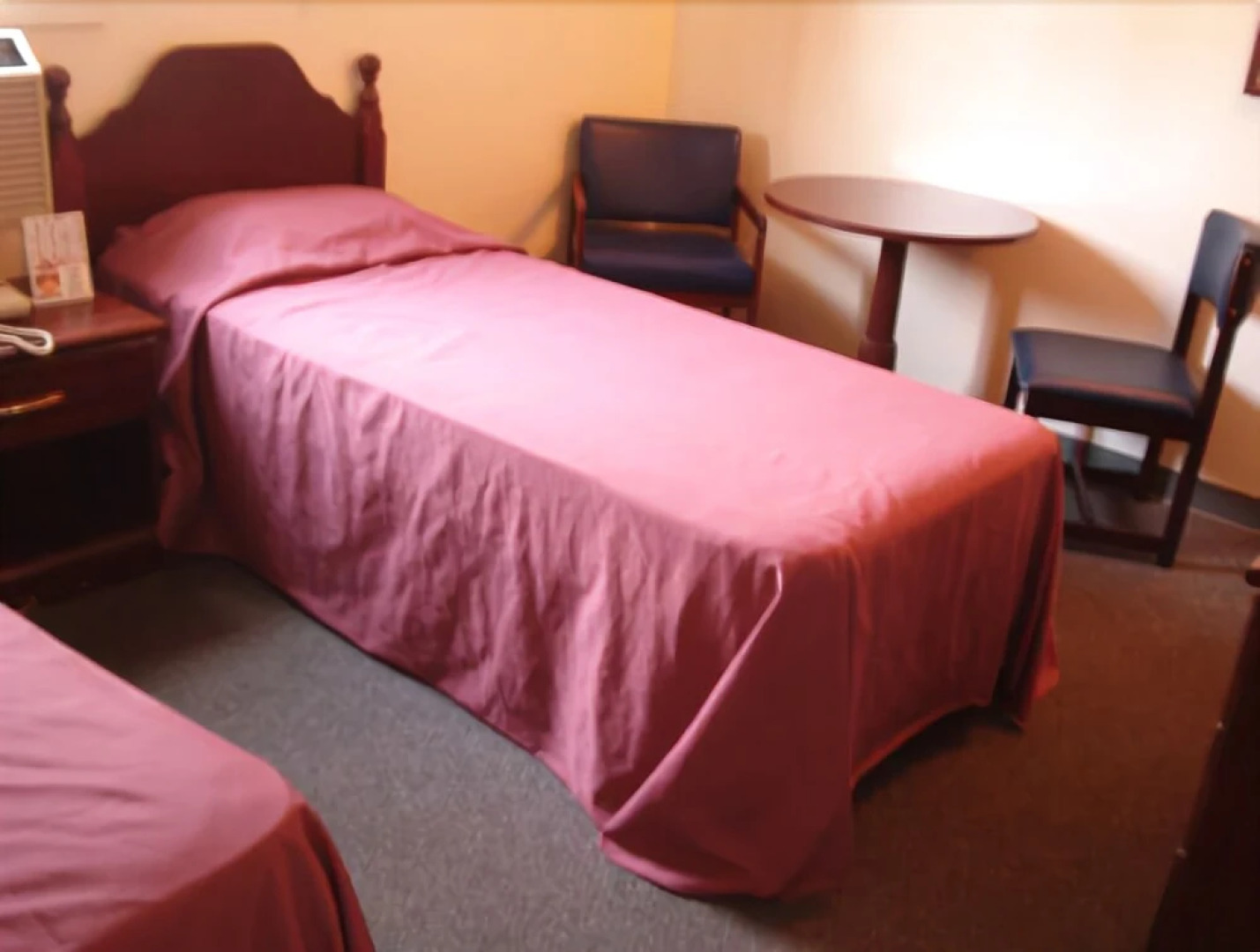 Budgetel Inn & Suites