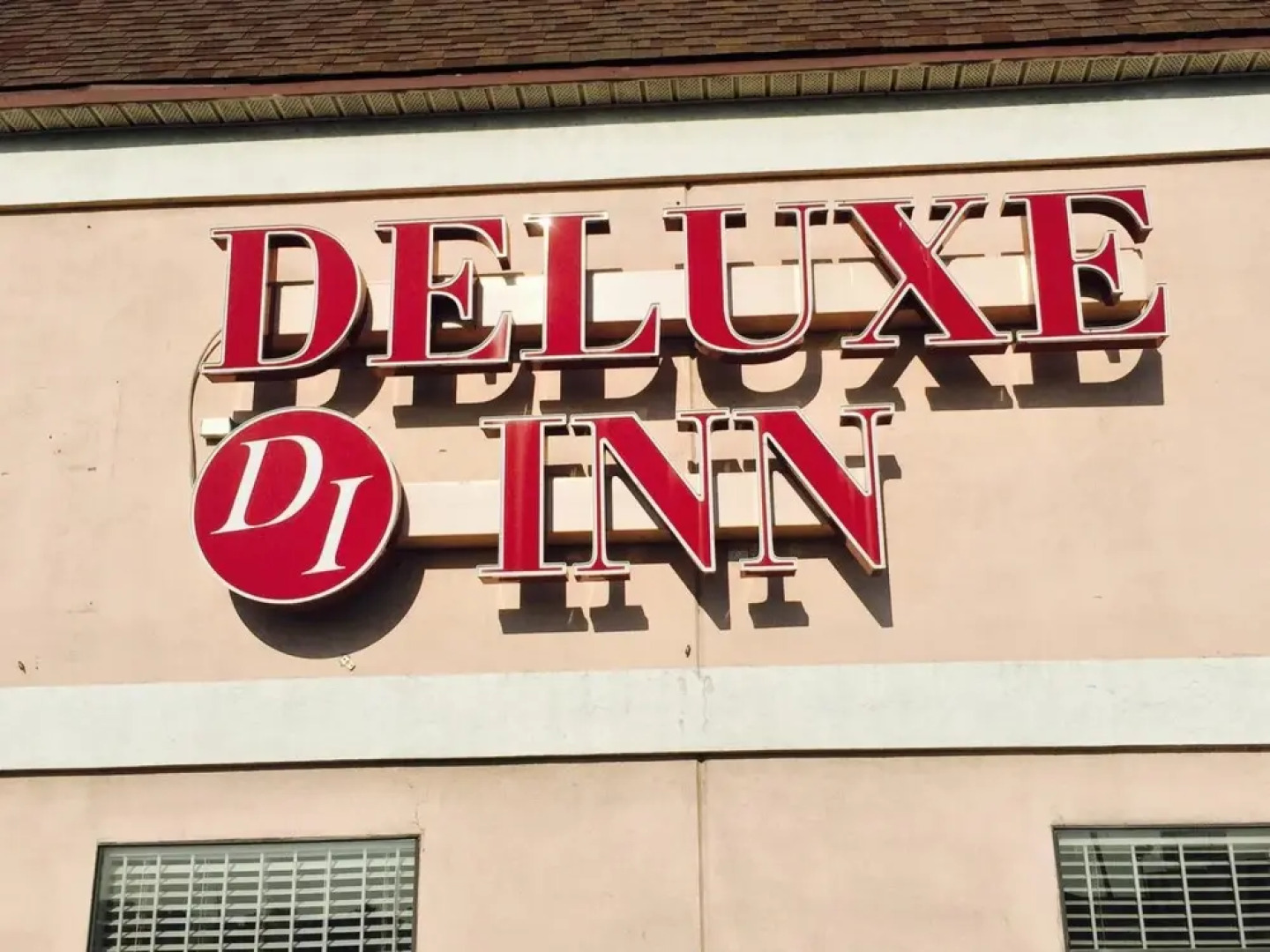 Deluxe Inn