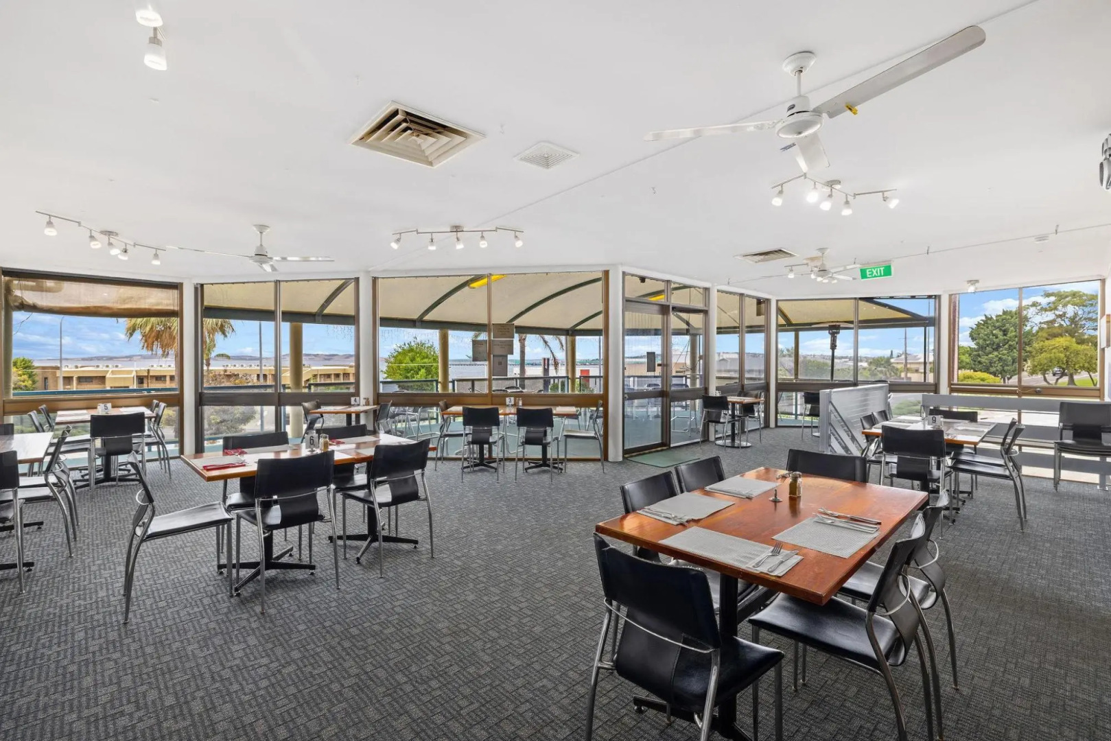 Lincoln Navigators Motel & Restaurant