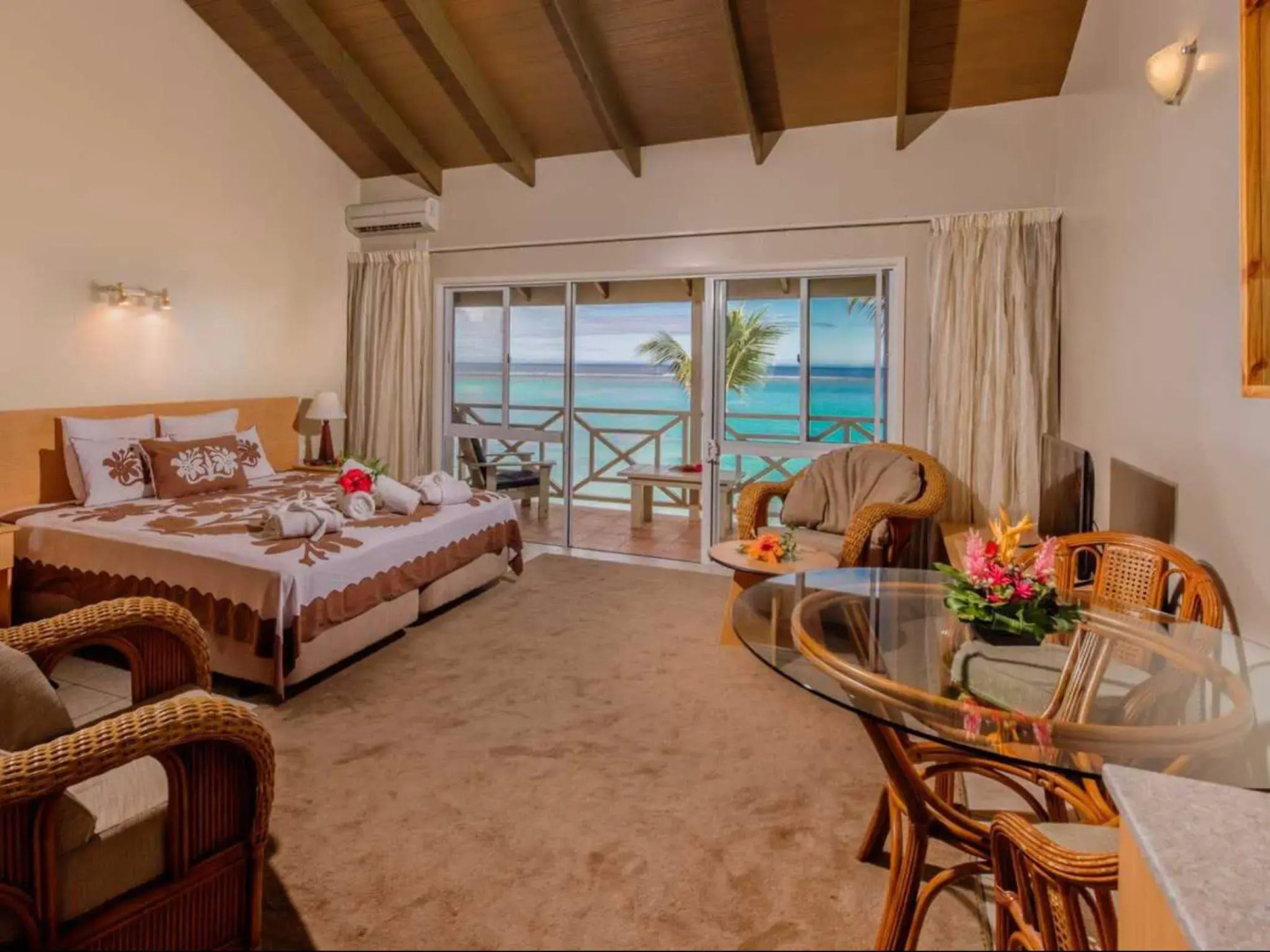 Moana Sands Villas & Apartments