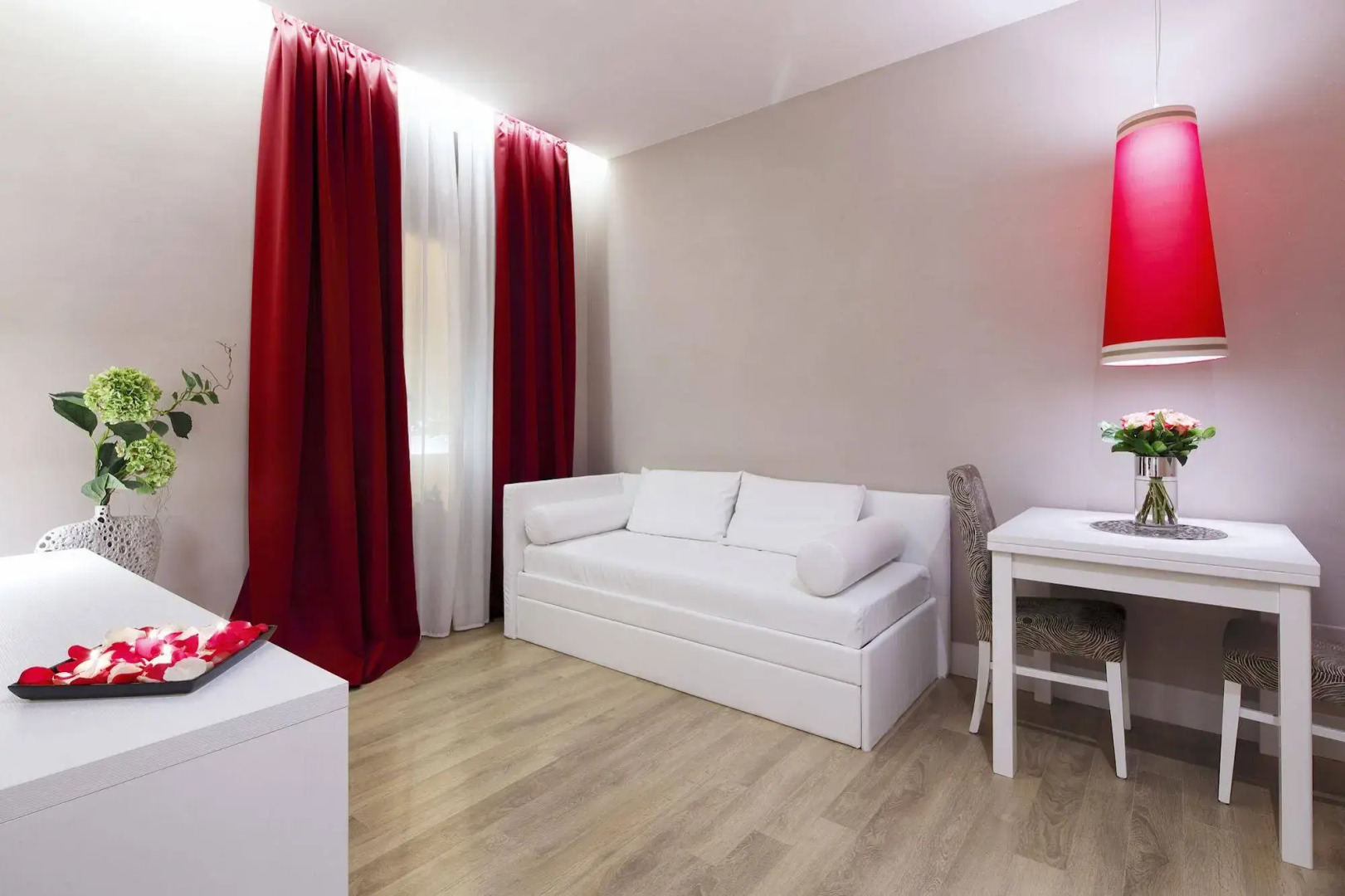 Tullia e Prisca Relais