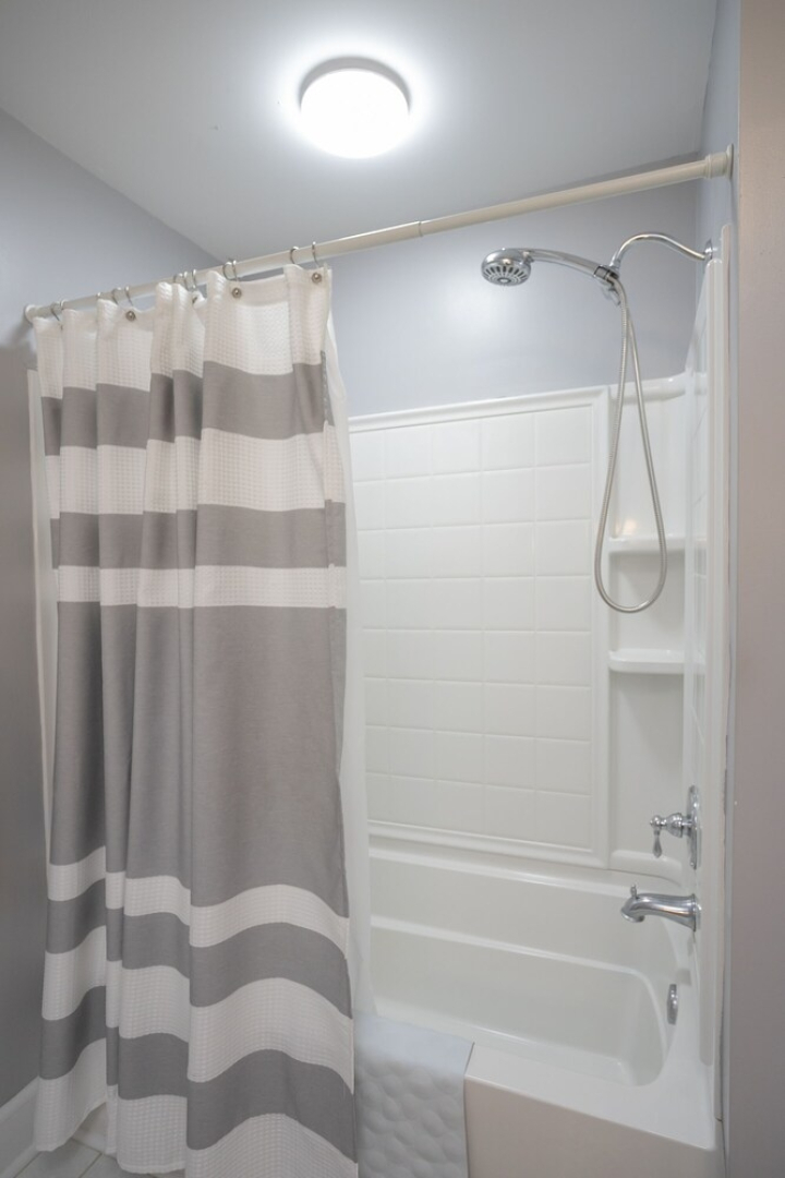 Modern Farmhouse Style Chalet with amazing Kentucky Lake views - Dock, Hottub and Firepit!