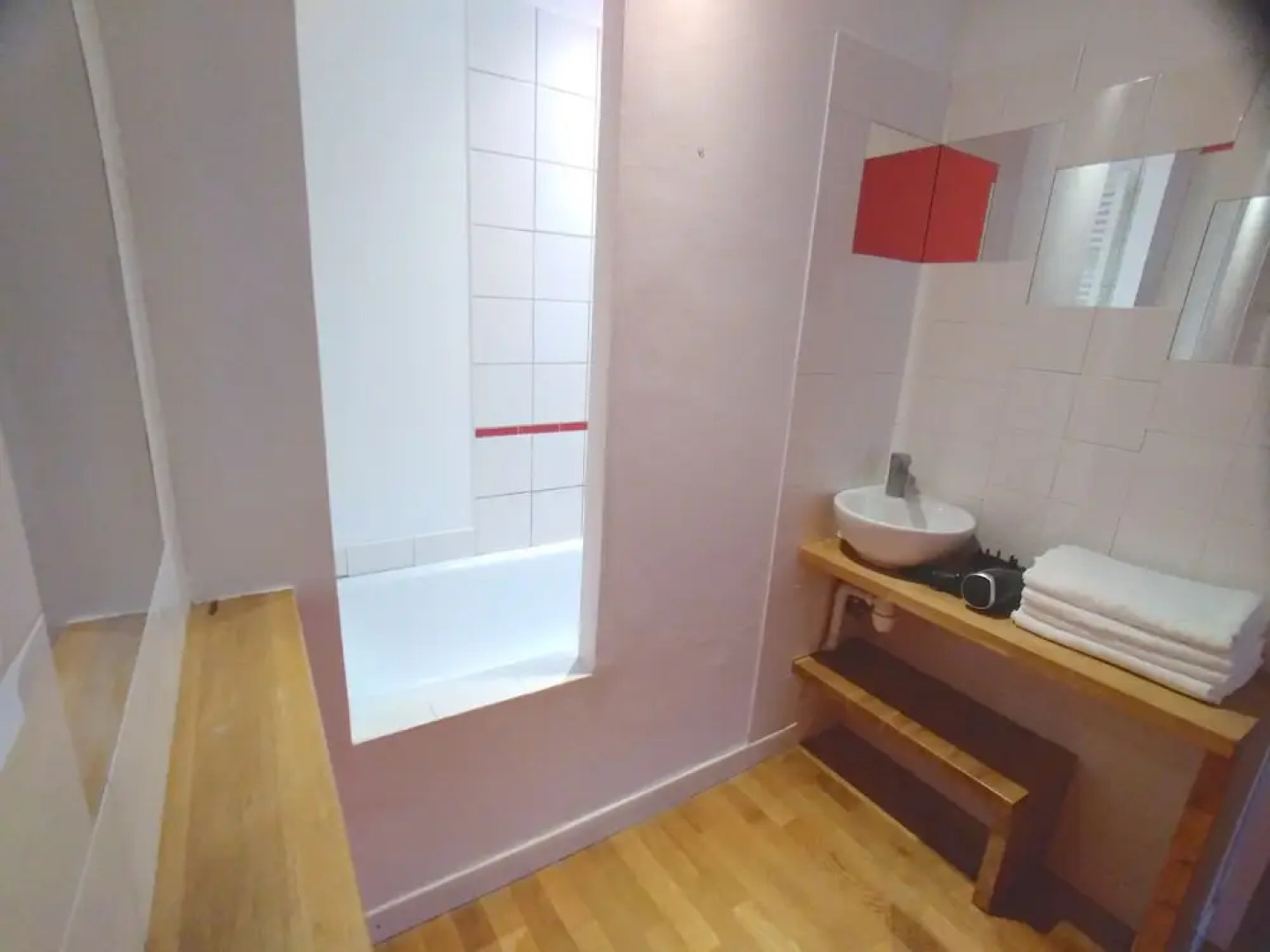 HomePlace Appart St Pierre Parking Free