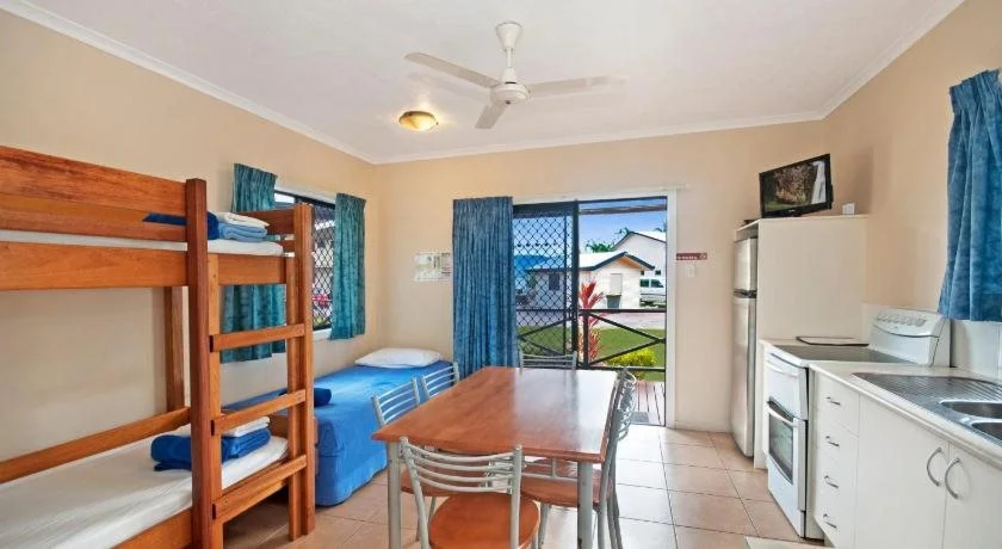 Hinchinbrook Marine Cove Resort