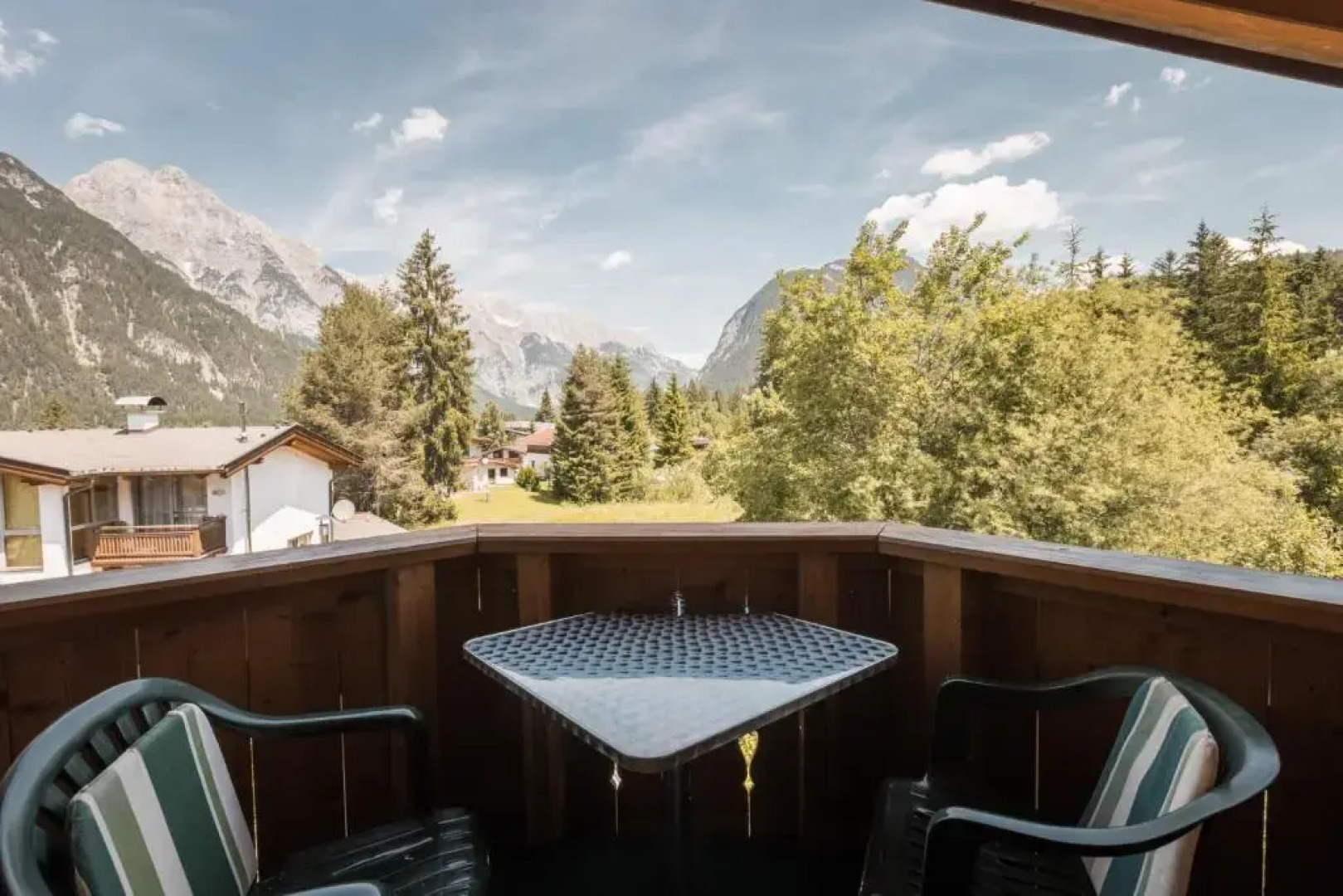 Wohlfühl-Ferienwohnungen Landhaus Karoline