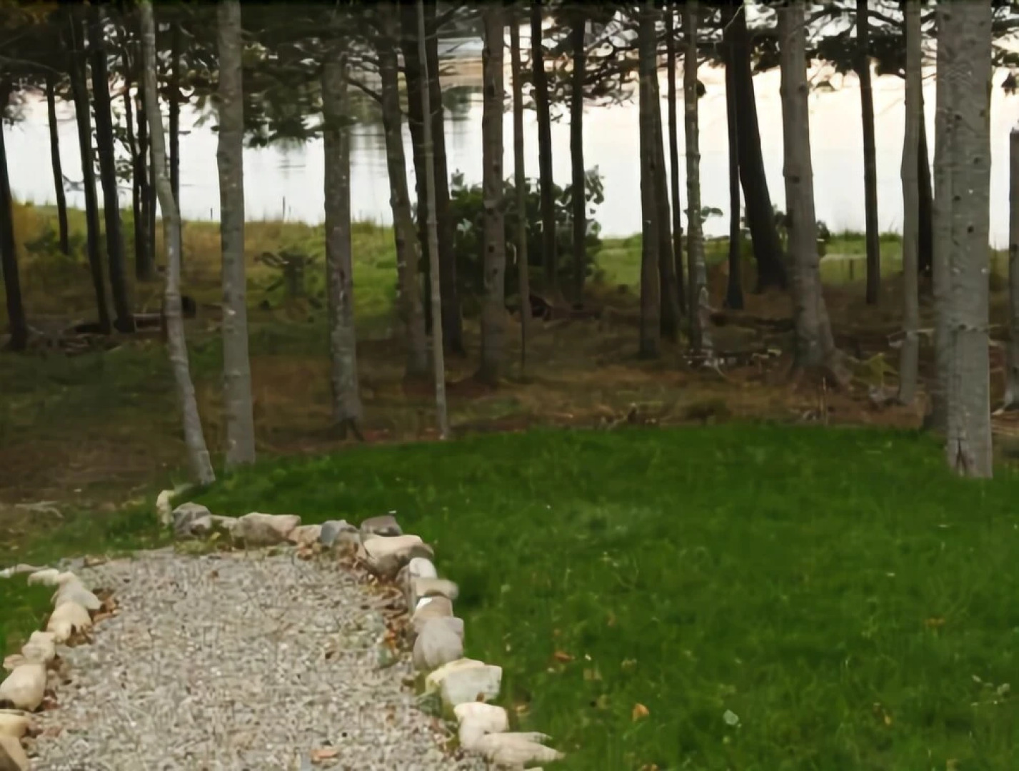 Cottage on the Shore - Four Bedroom Home