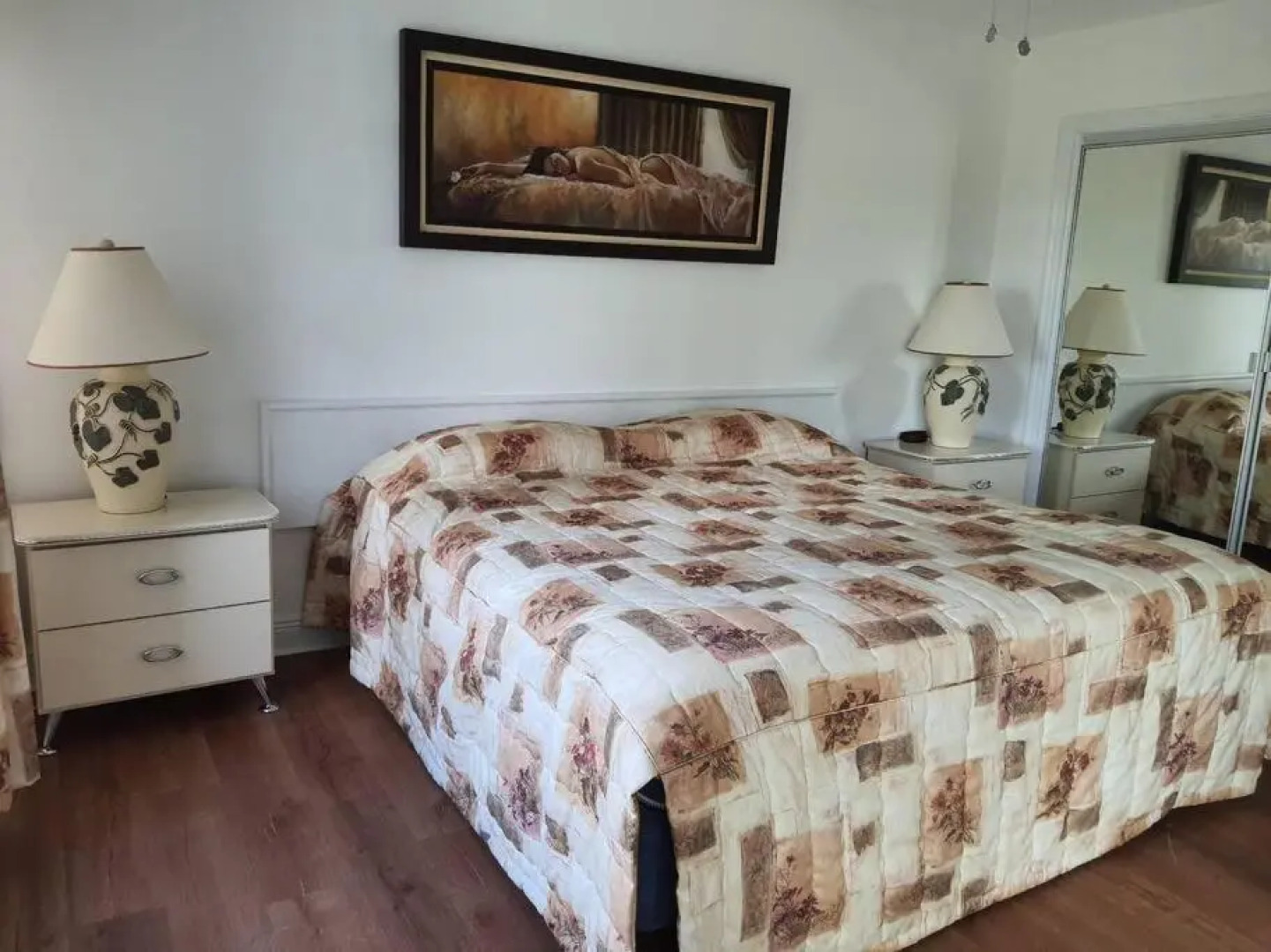 Contemporary 2-bed 2-bath condo