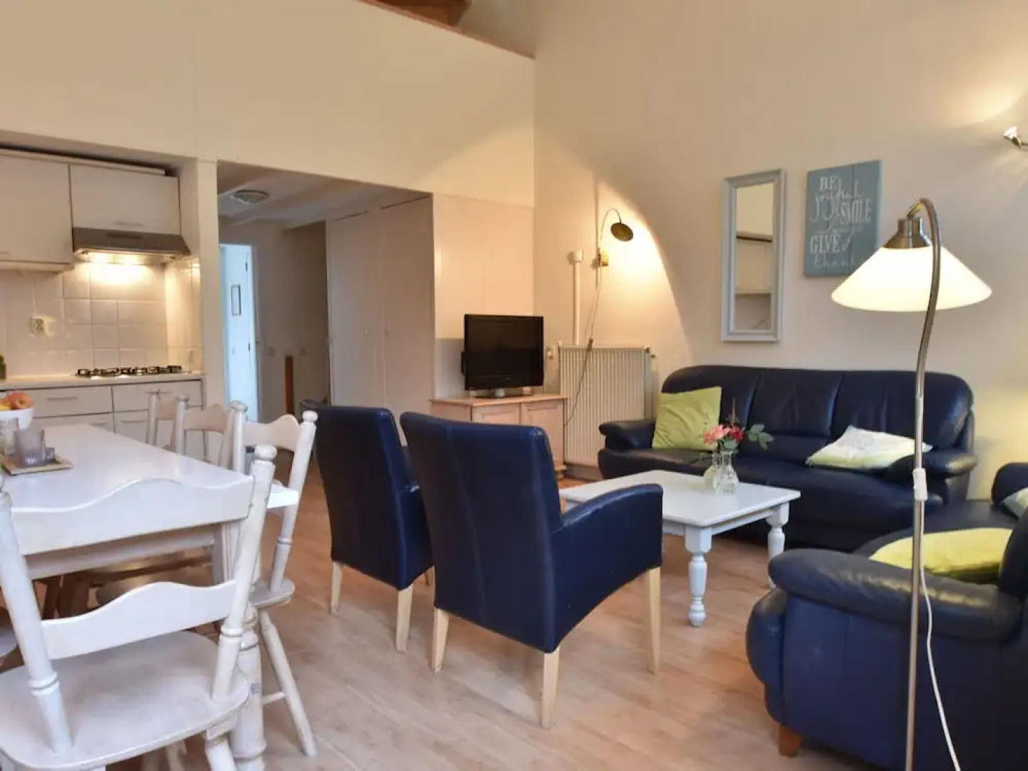 Spacious Coastal Getaway Bergen