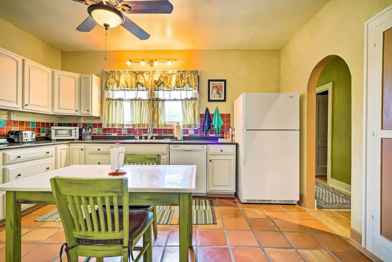 Eclectic Home: Walk to Town & Bath District!